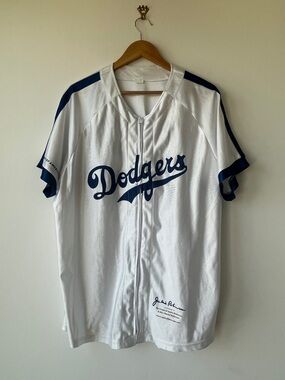 Jackie Robinson Los Angeles Dodgers promotional zipper-front jersey. Large
